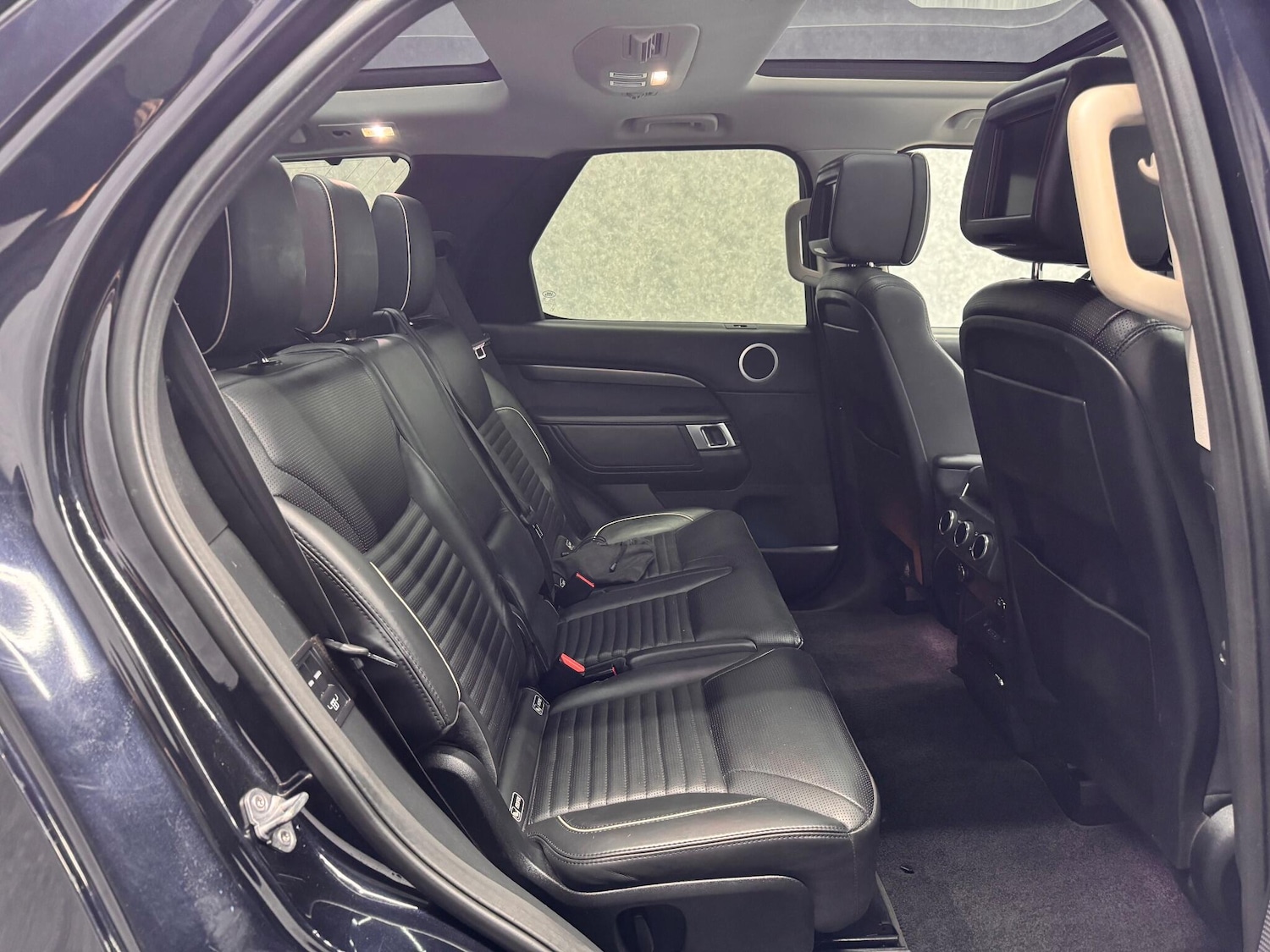 Used Land Rover Discovery 2017 for sale - 78058965: Photo 7