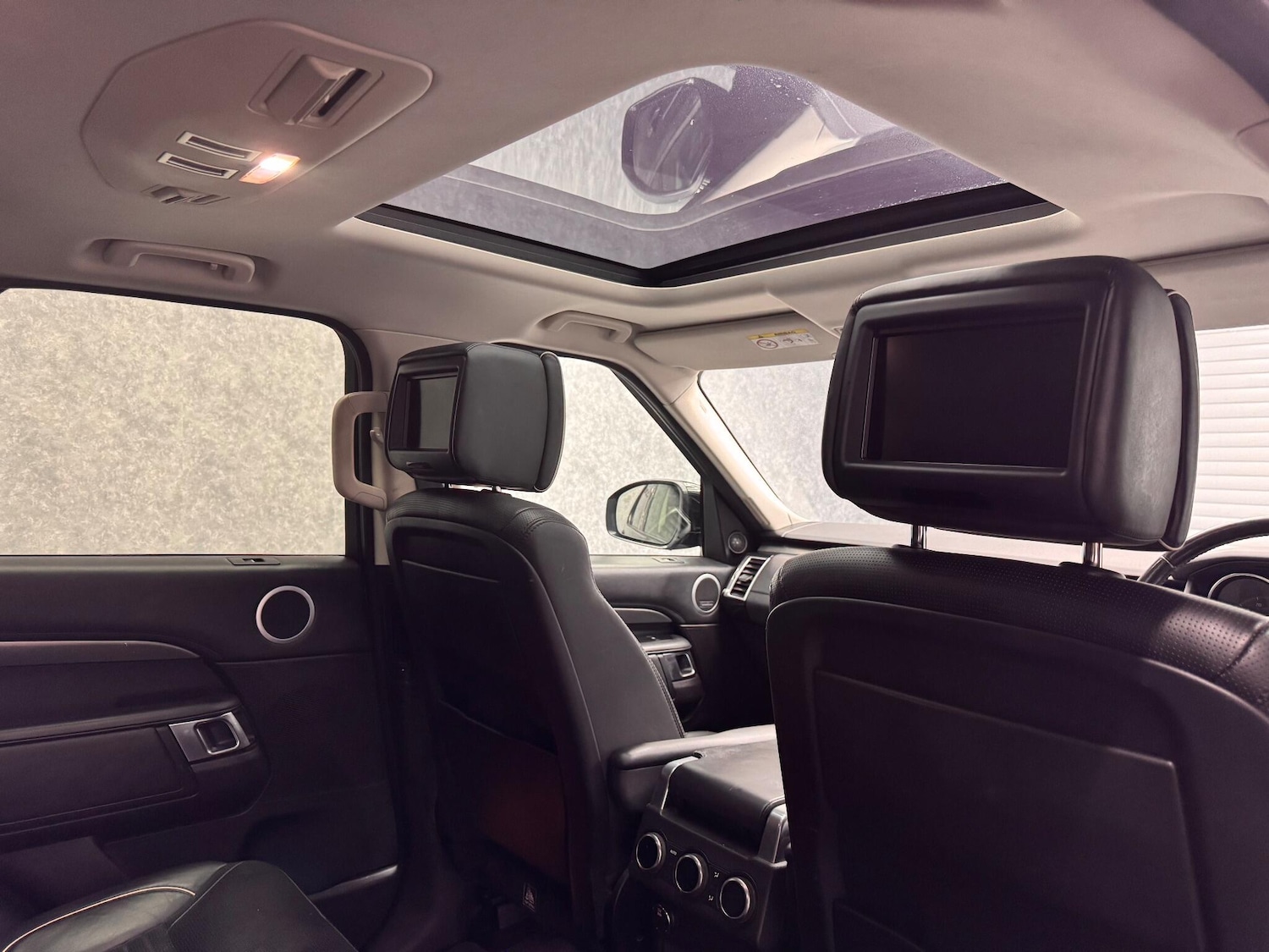 Used Land Rover Discovery 2017 for sale - 78058965: Photo 9