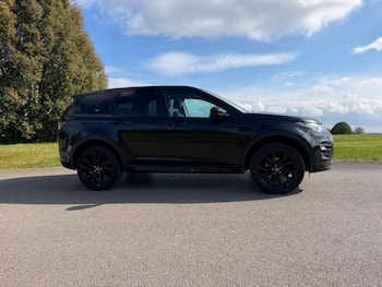 Used Land Rover Discovery Sport 2016 for sale - 79664457: Photo