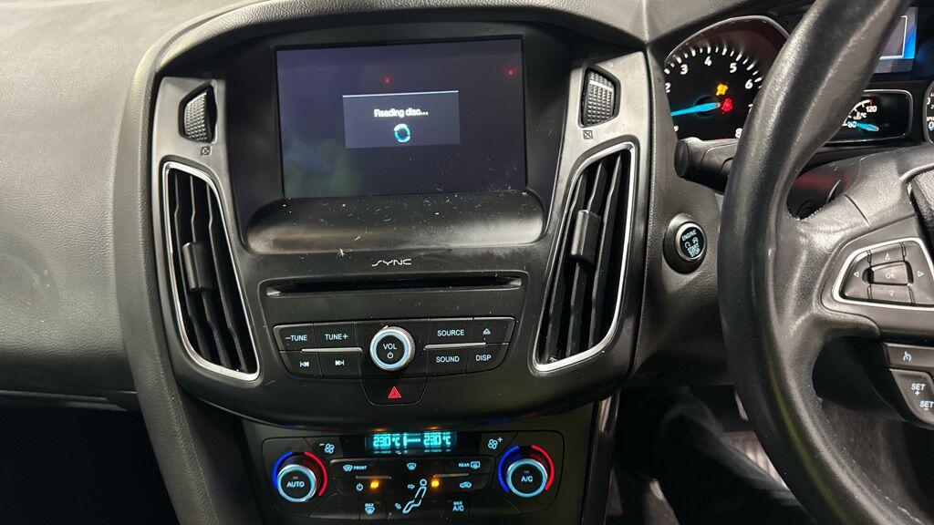 Used Ford Focus 2017 for sale - 76549334: Photo 3