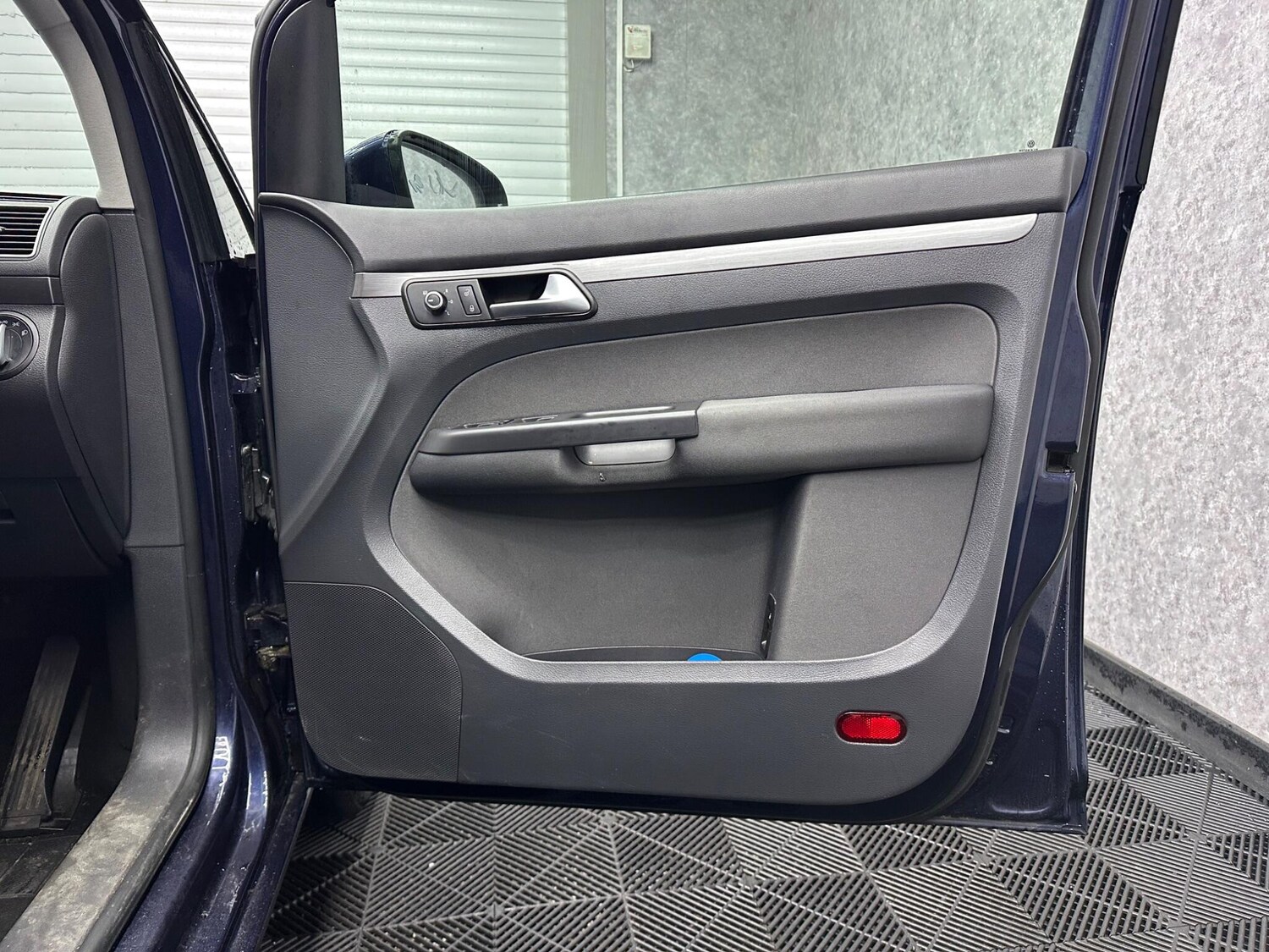 Used Volkswagen Touran for sale - 78057530: Photo 13