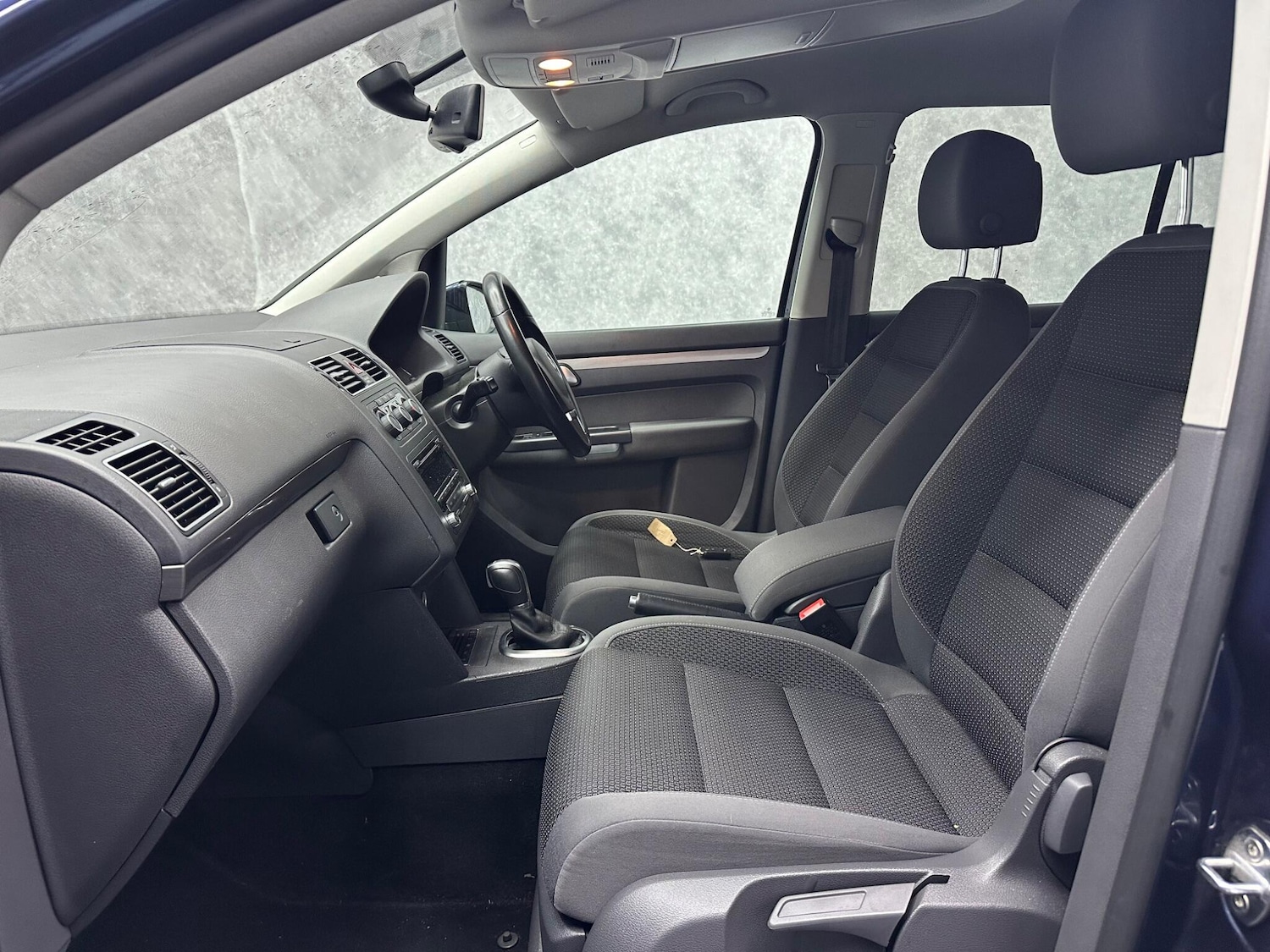 Used Volkswagen Touran for sale - 78057530: Photo 2