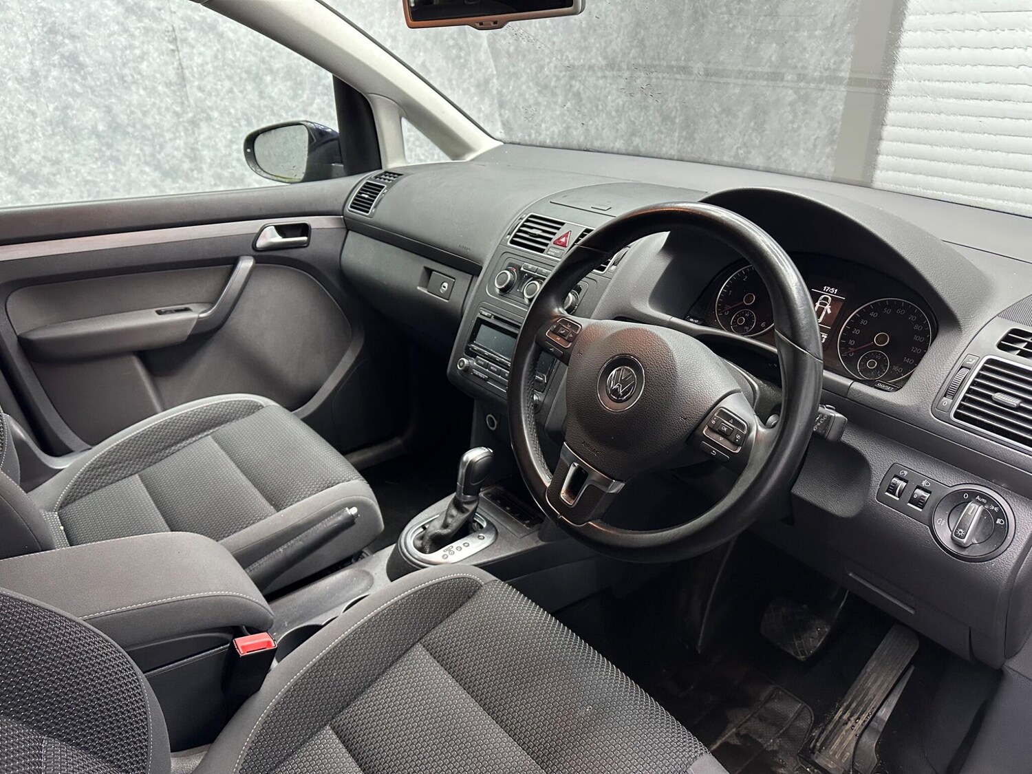 Used Volkswagen Touran for sale - 78057530: Photo 9