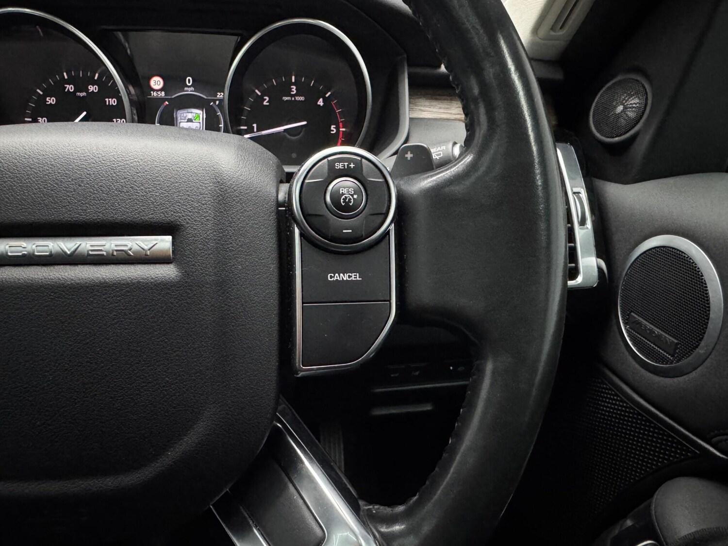 Used Land Rover Discovery 2017 for sale - 78058063: Photo 13