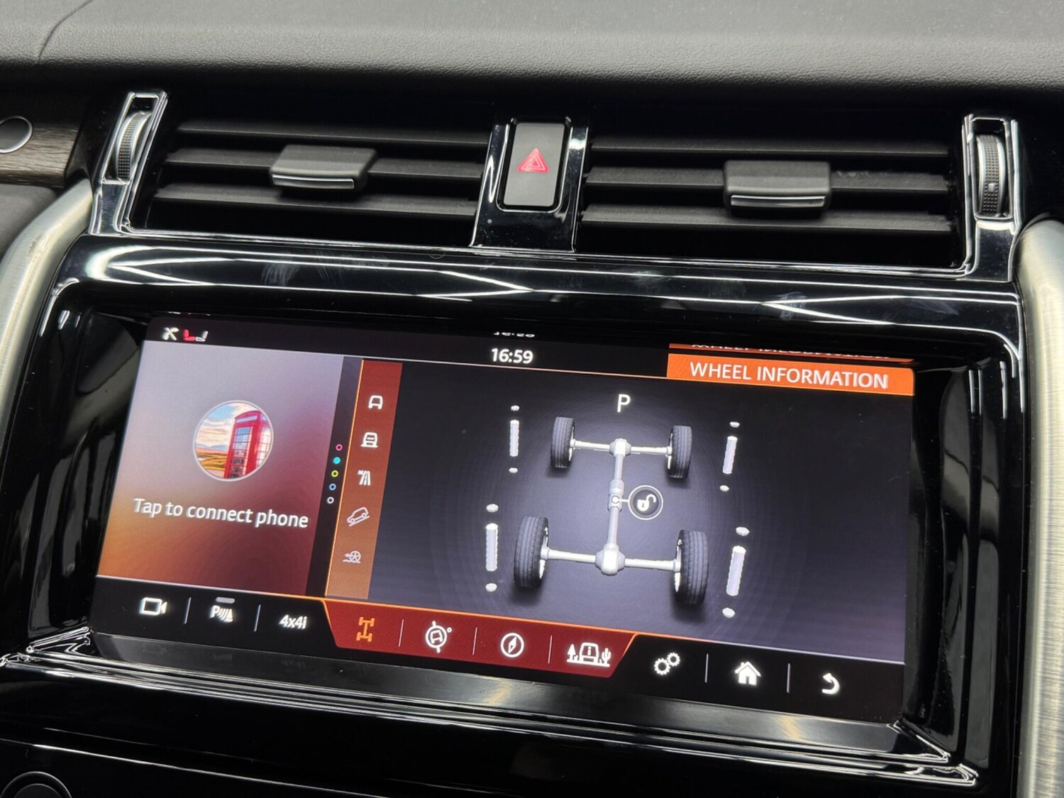 Used Land Rover Discovery 2017 for sale - 78058063: Photo 17