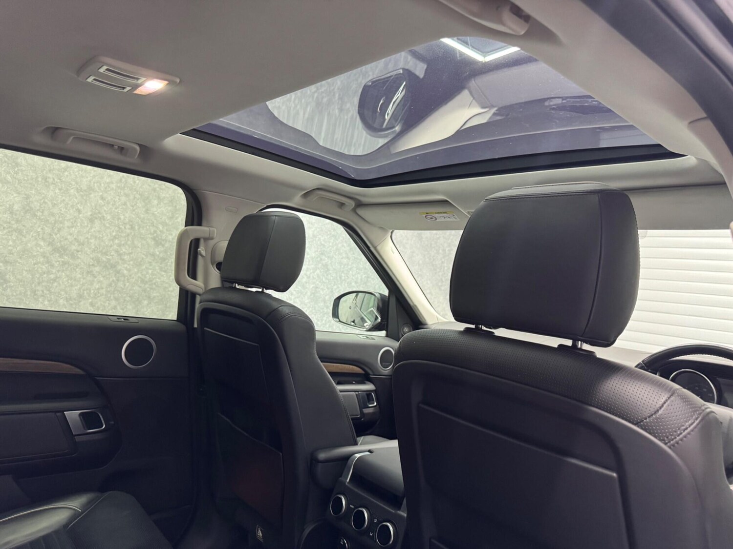 Used Land Rover Discovery 2017 for sale - 78058063: Photo 26