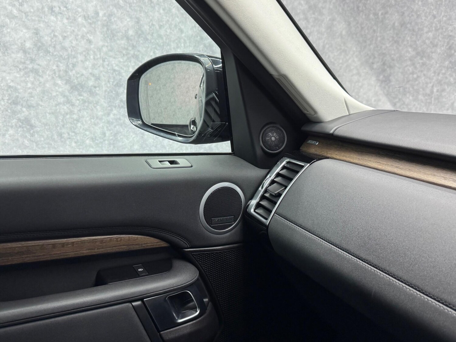 Used Land Rover Discovery 2017 for sale - 78058063: Photo 28