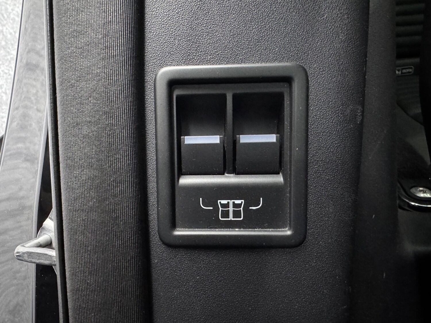 Used Land Rover Discovery 2017 for sale - 78058063: Photo 35