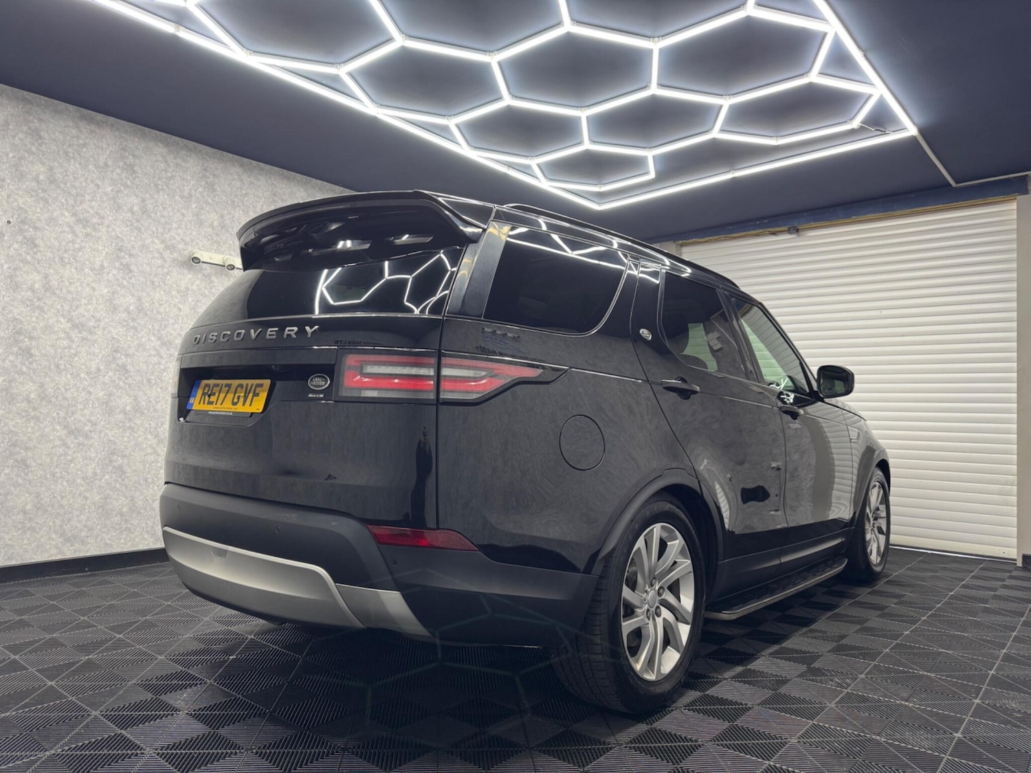 Used Land Rover Discovery 2017 for sale - 78058063: Photo 4