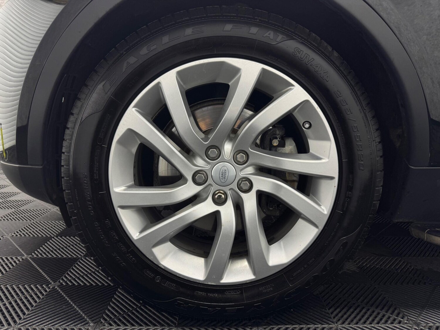 Used Land Rover Discovery 2017 for sale - 78058063: Photo 41