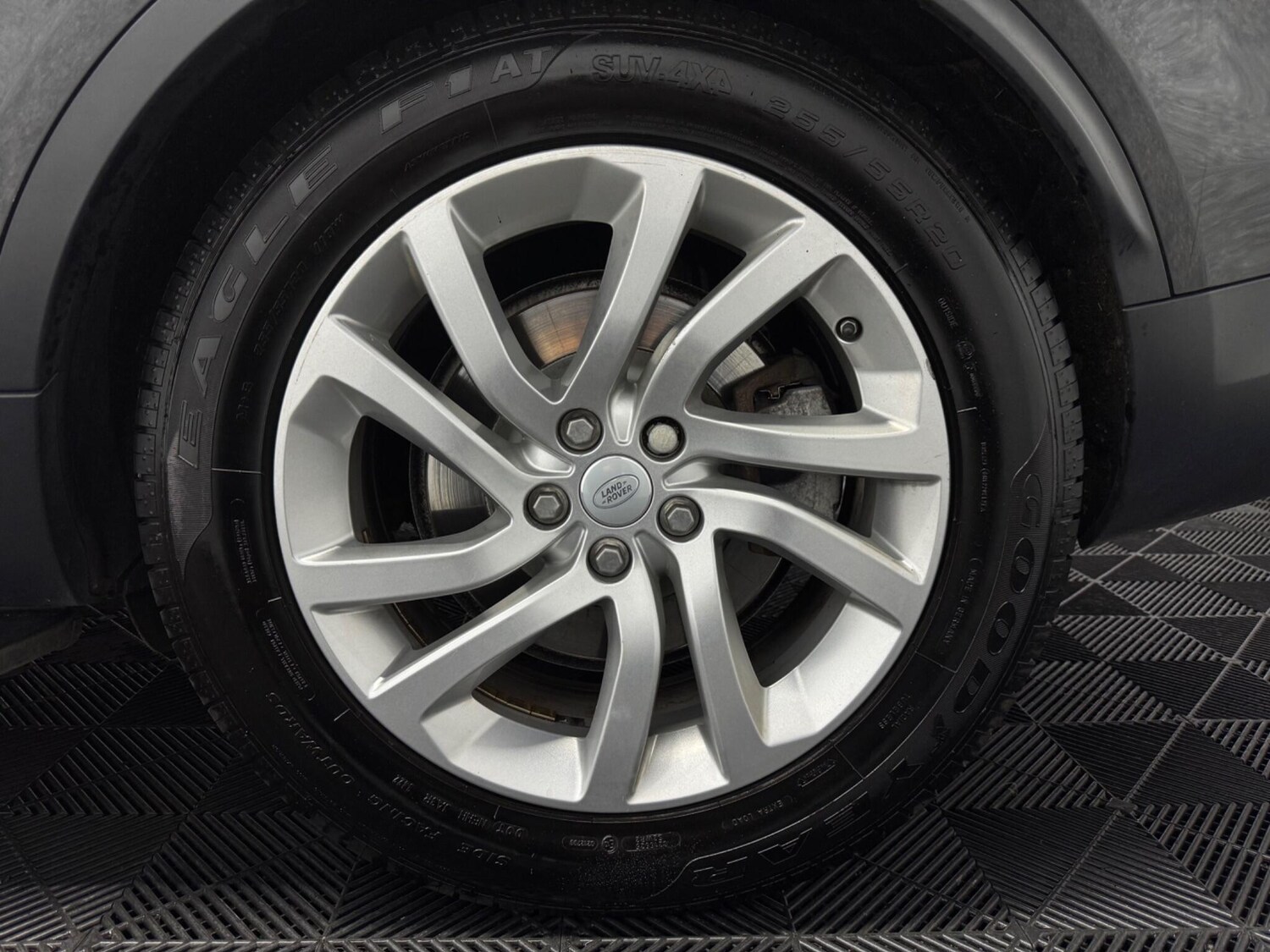 Used Land Rover Discovery 2017 for sale - 78058063: Photo 42