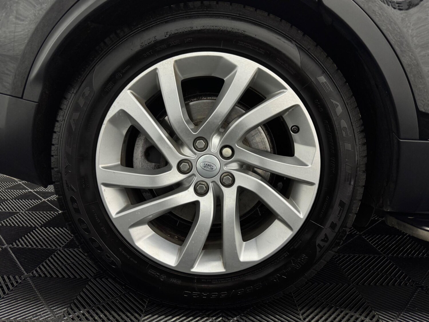 Used Land Rover Discovery 2017 for sale - 78058063: Photo 43