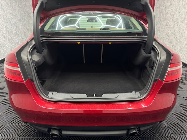 Used Jaguar XE 2017 for sale - 75747510: Photo 10