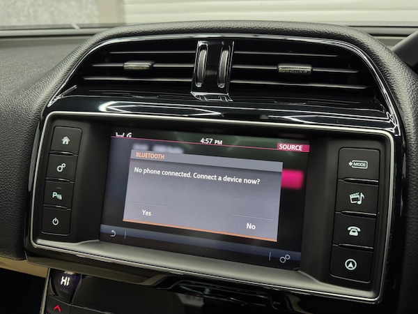Used Jaguar XE 2017 for sale - 75747510: Photo 21