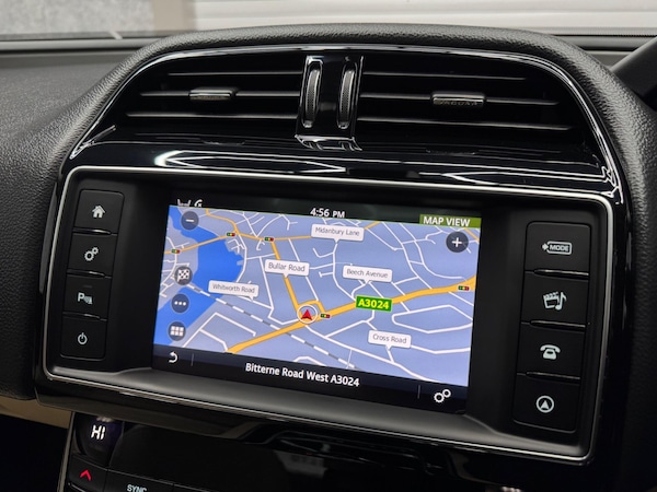 Used Jaguar XE 2017 for sale - 75747510: Photo 23