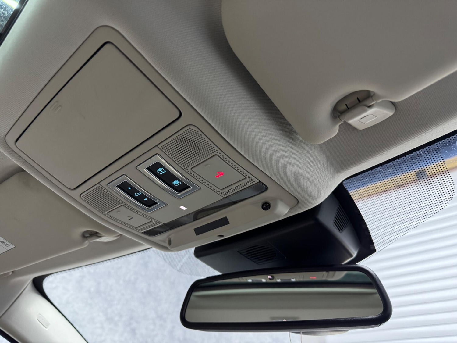 Used Jaguar XE 2017 for sale - 75747510: Photo 25