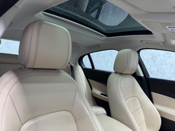 Used Jaguar XE 2017 for sale - 75747510: Photo 29