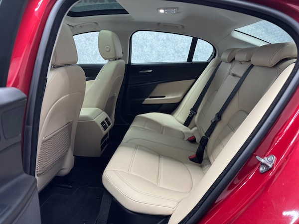 Used Jaguar XE 2017 for sale - 75747510: Photo 34