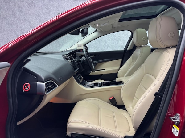 Used Jaguar XE 2017 for sale - 75747510: Photo 35