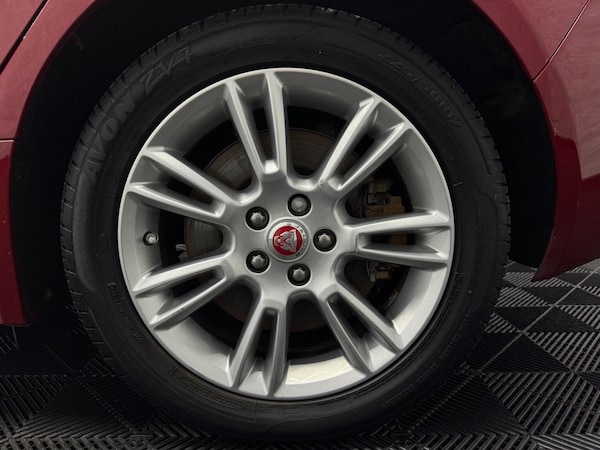 Used Jaguar XE 2017 for sale - 75747510: Photo 37