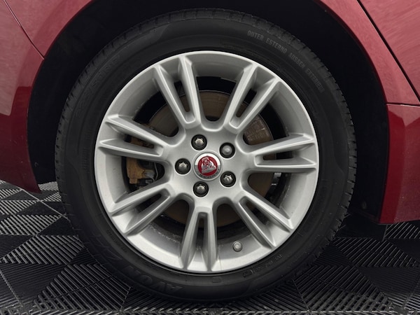 Used Jaguar XE 2017 for sale - 75747510: Photo 38