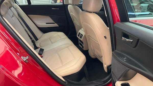 Used Jaguar XE 2017 for sale - 75747510: Photo 3