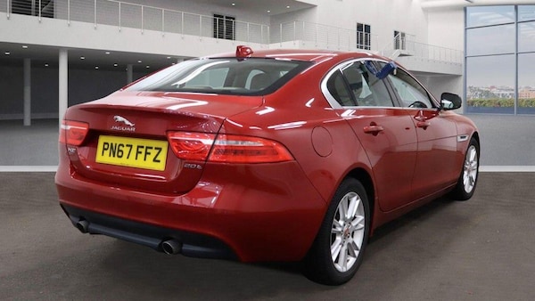 Used Jaguar XE 2017 for sale - 75747510: Photo 4