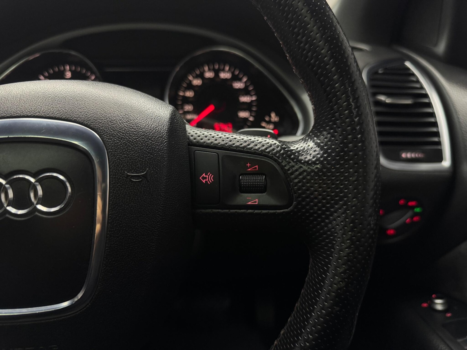 Used Audi Q7 2008 for sale - 77202411: Photo 12