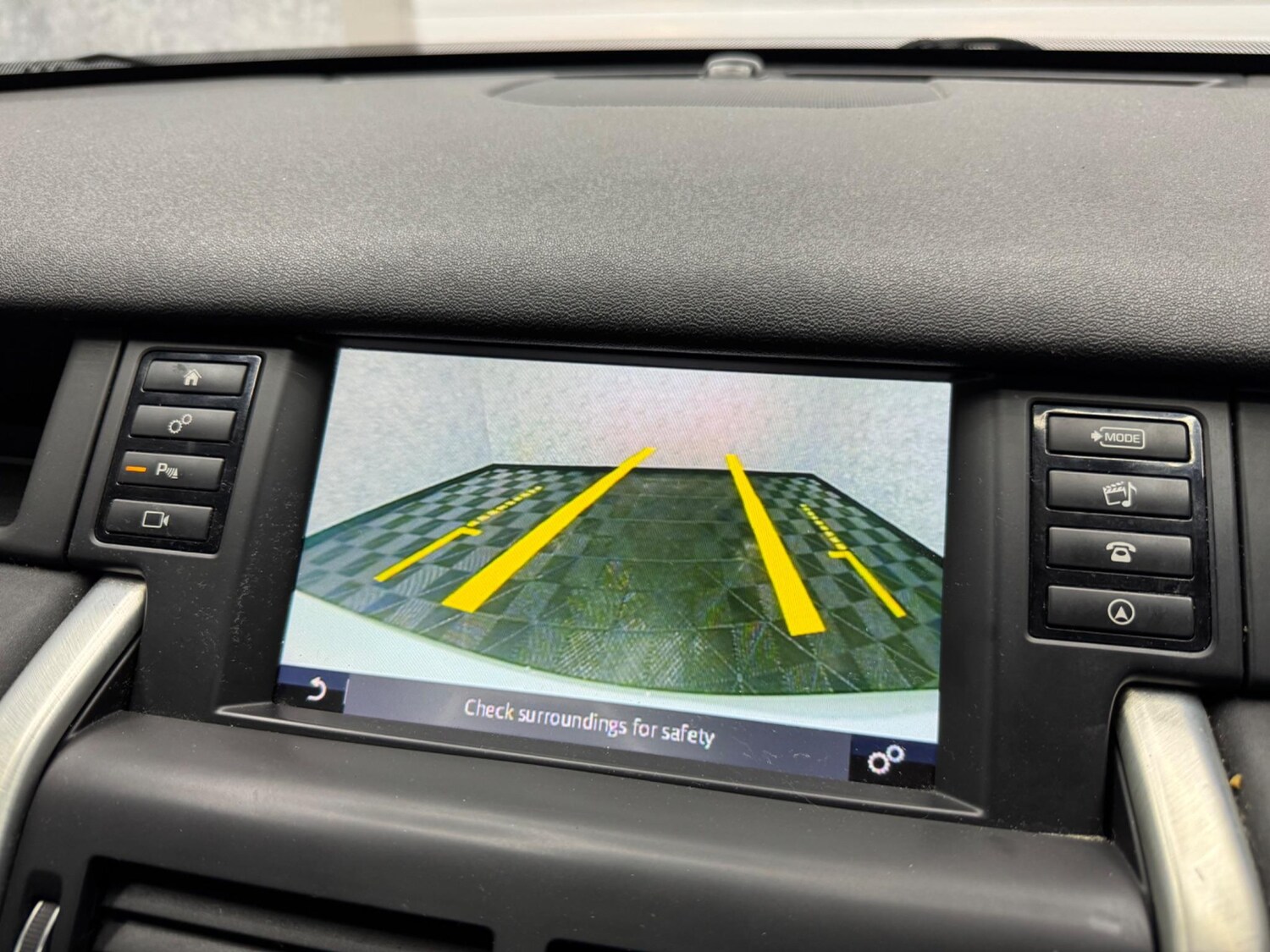 Used Land Rover Discovery Sport 2017 for sale - 78058369: Photo 11