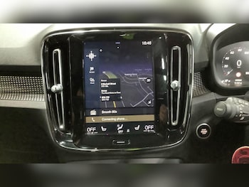 Used Volvo XC40 2018 for sale - 76440503: Photo