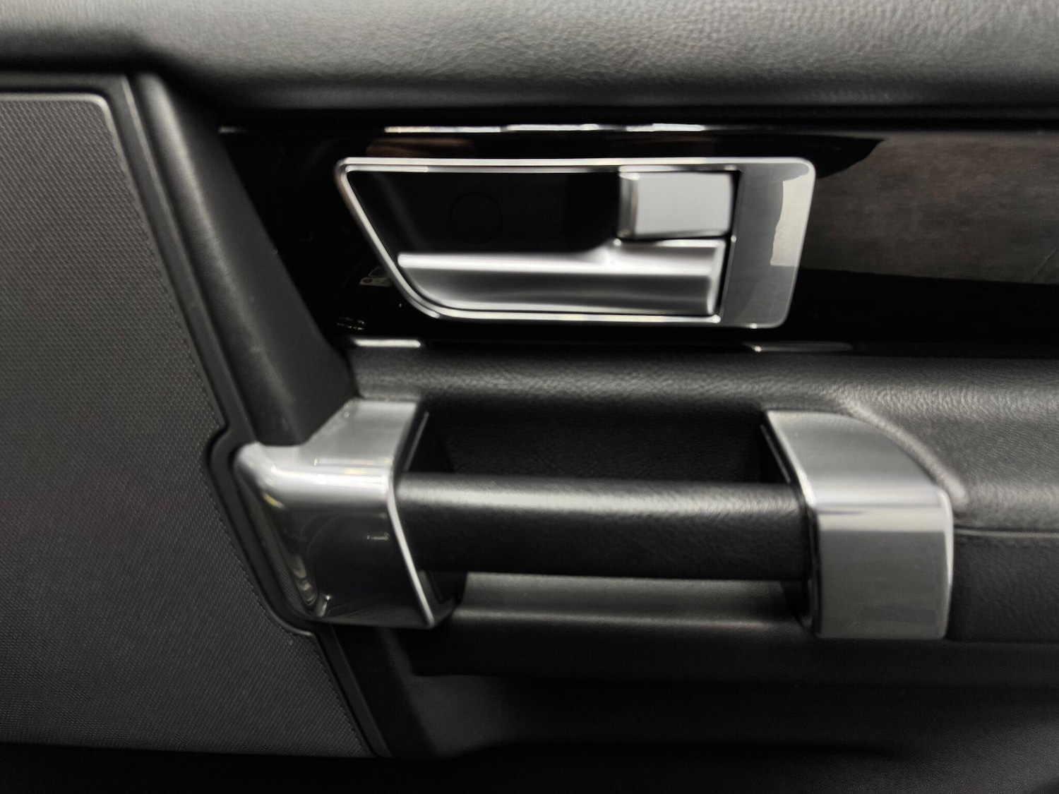 Used Land Rover Discovery 4 2015 for sale - 76606875: Photo 22