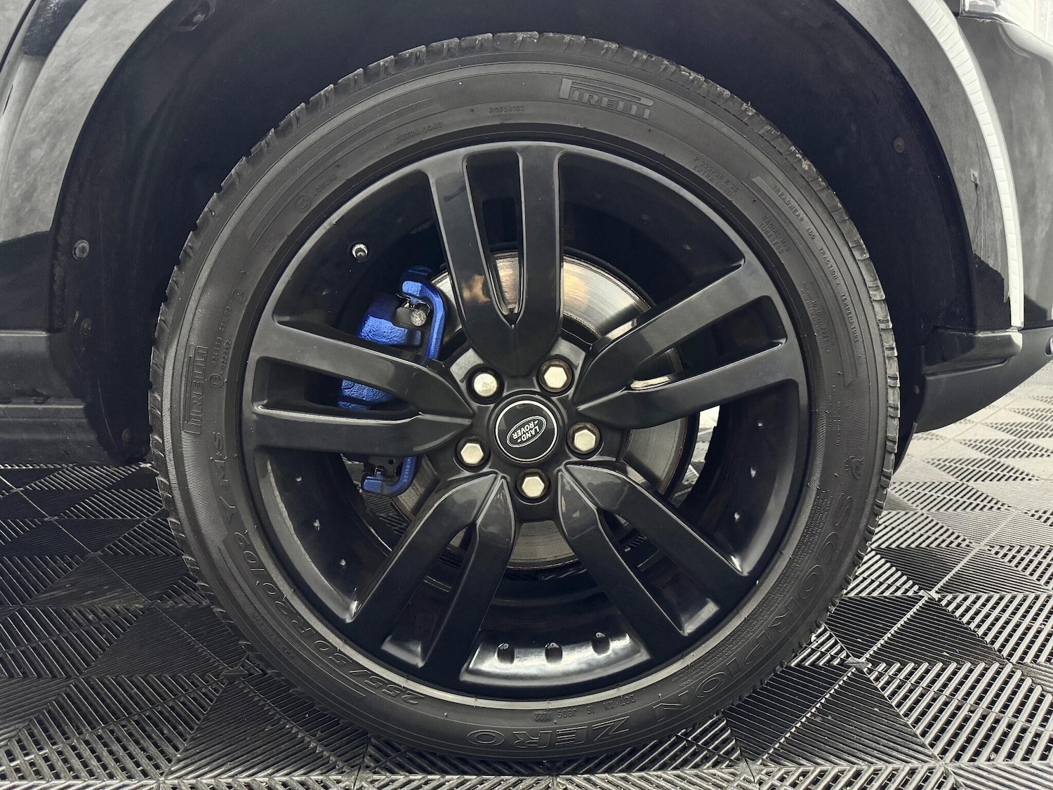 Used Land Rover Discovery 4 2015 for sale - 76606875: Photo 30