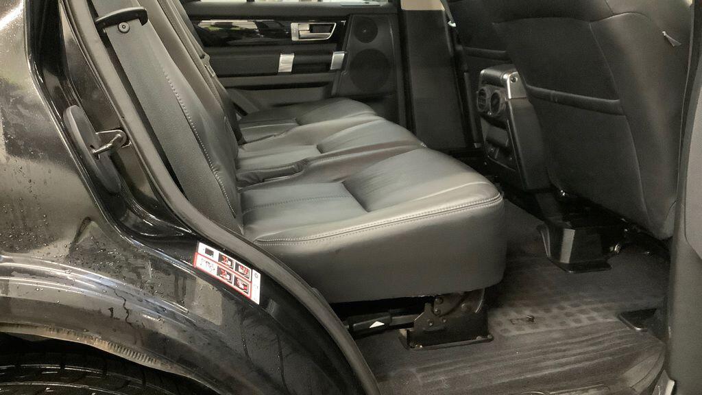 Used Land Rover Discovery 2015 for sale - 76606875: Photo 9