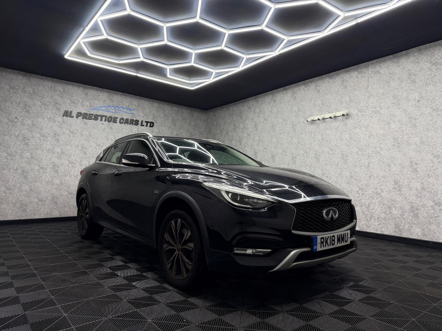 Used Infiniti QX30 2018 for sale - 77279925: Photo 3