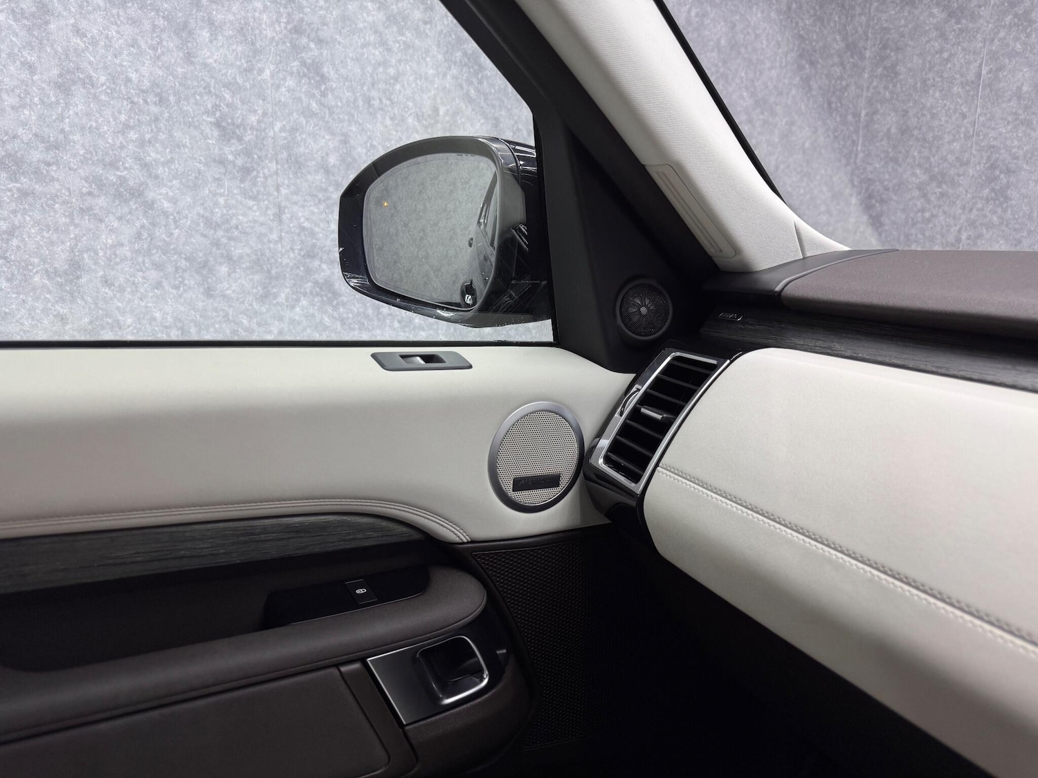 Used Land Rover Discovery 2019 for sale - 76295800: Photo 24