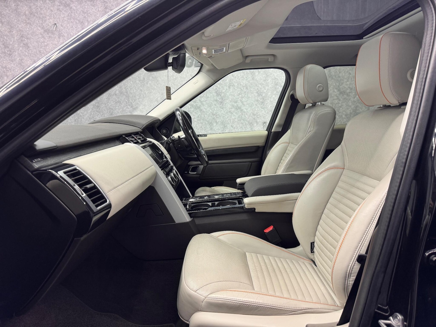 Used Land Rover Discovery 2019 for sale - 76295800: Photo 3