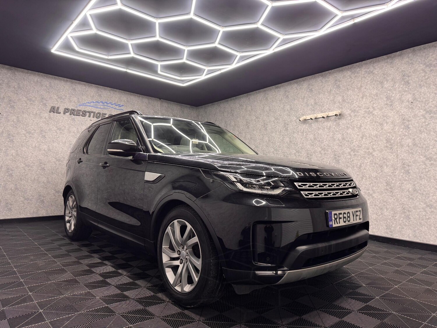 Used Land Rover Discovery 2019 for sale - 76295800: Photo 32