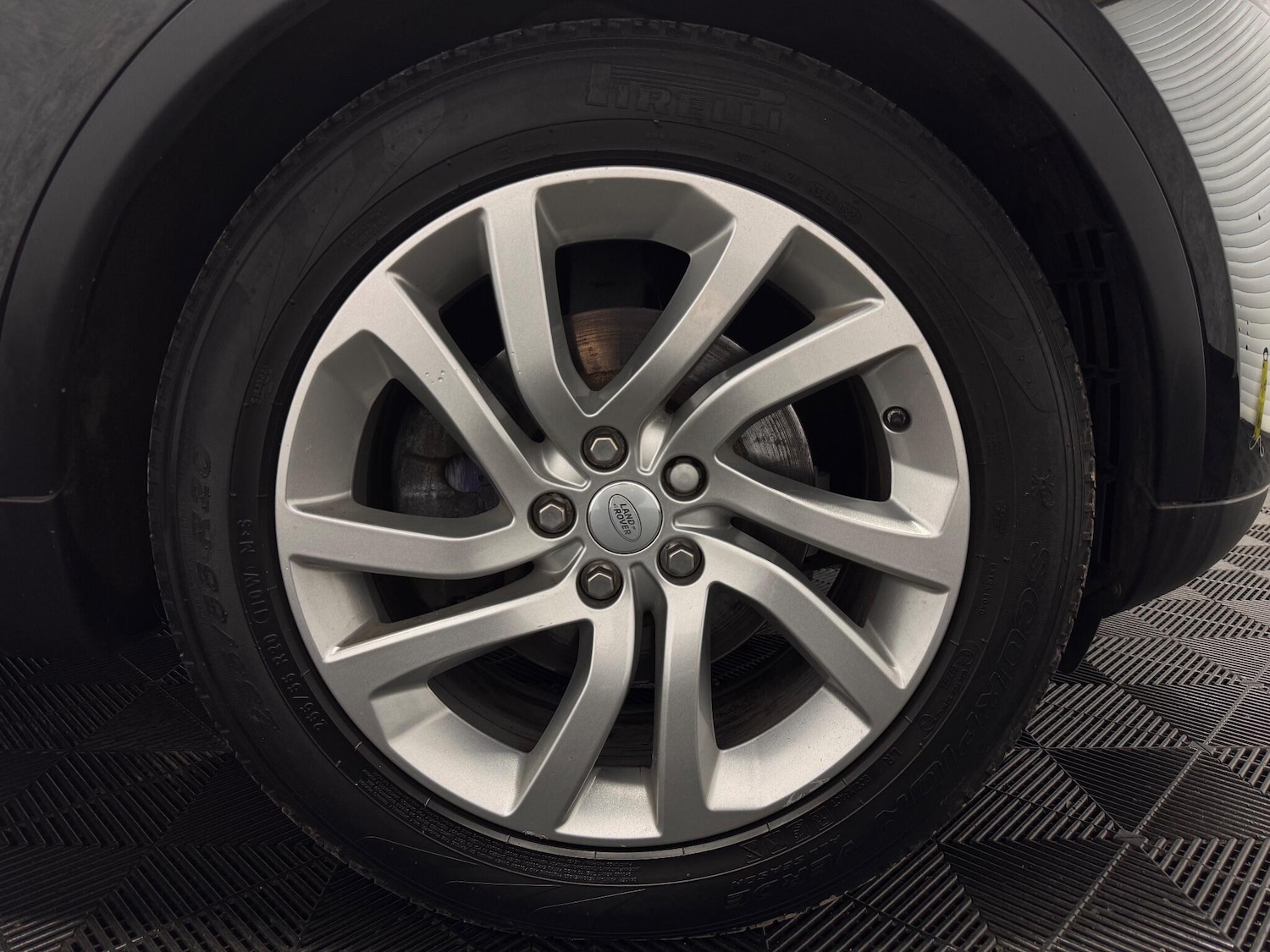 Used Land Rover Discovery 2019 for sale - 76295800: Photo 37