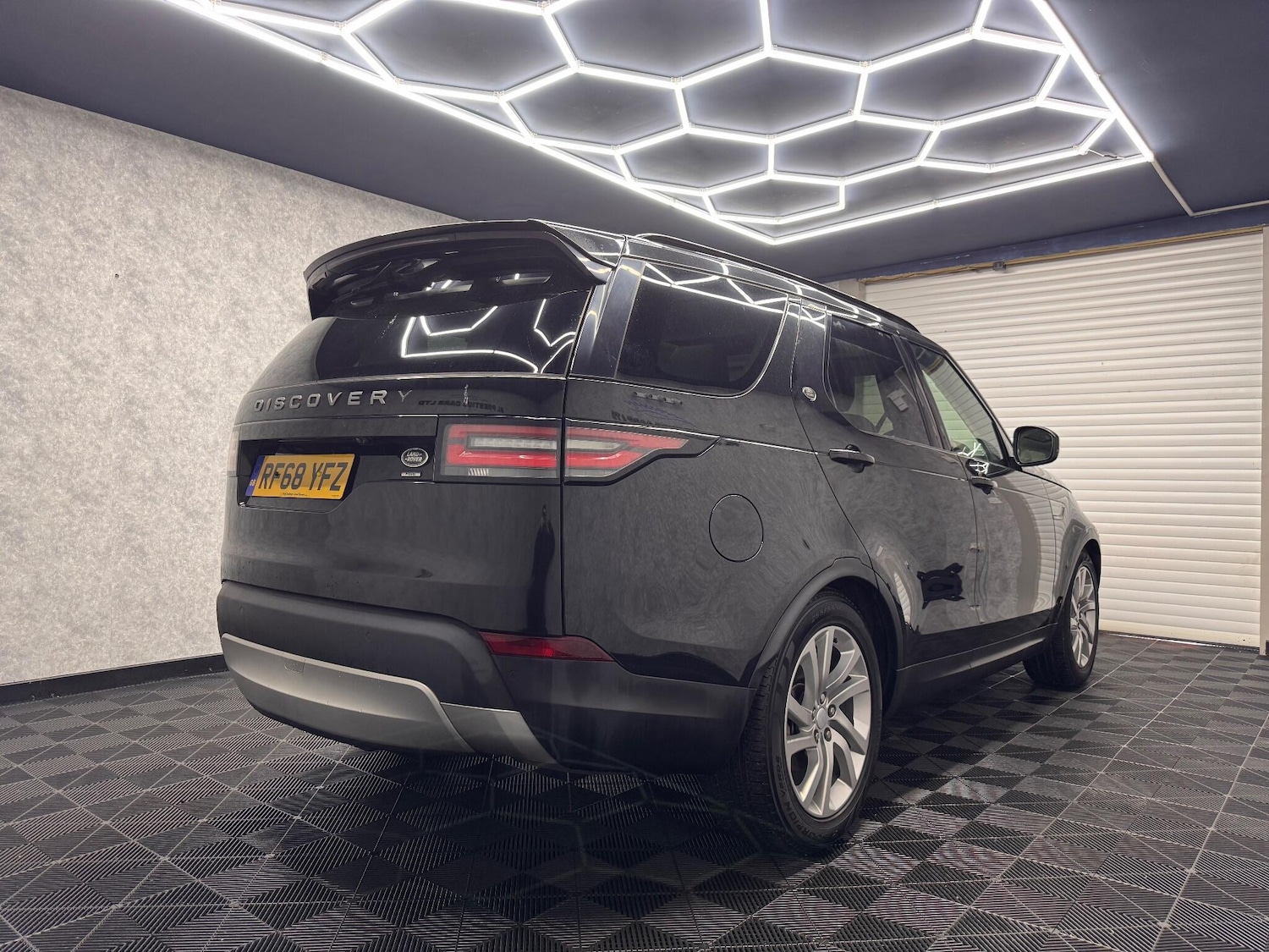 Used Land Rover Discovery 2019 for sale - 76295800: Photo 4