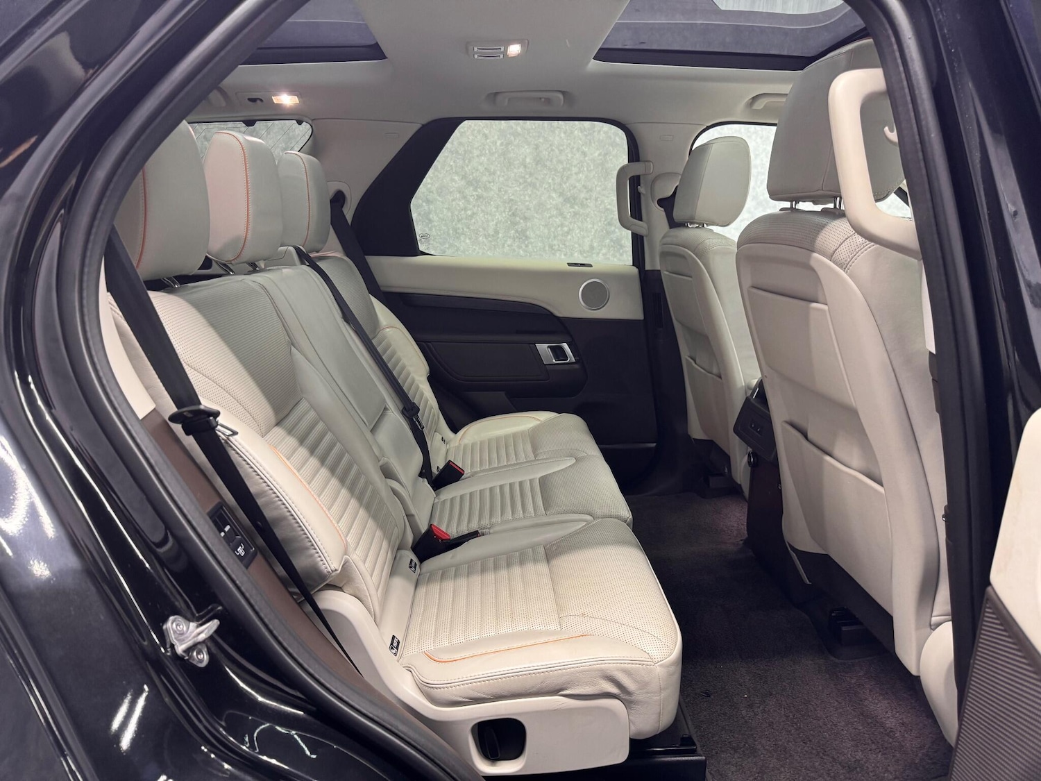 Used Land Rover Discovery 2019 for sale - 76295800: Photo 7