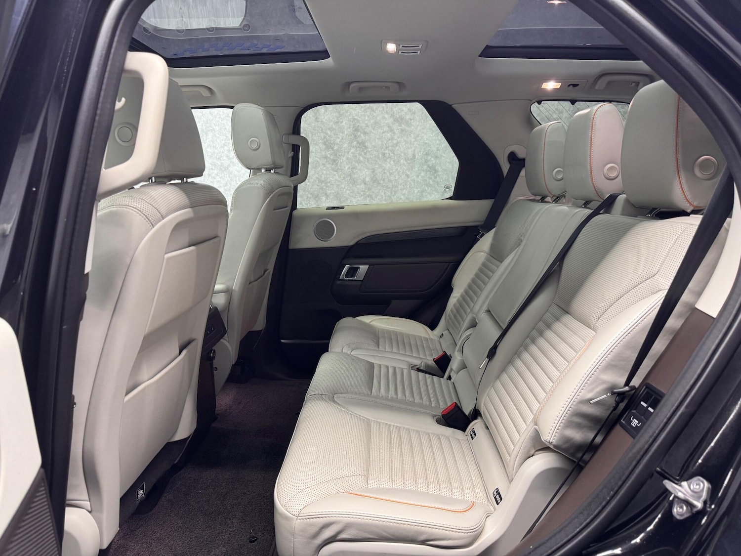 Used Land Rover Discovery 2019 for sale - 76295800: Photo 8