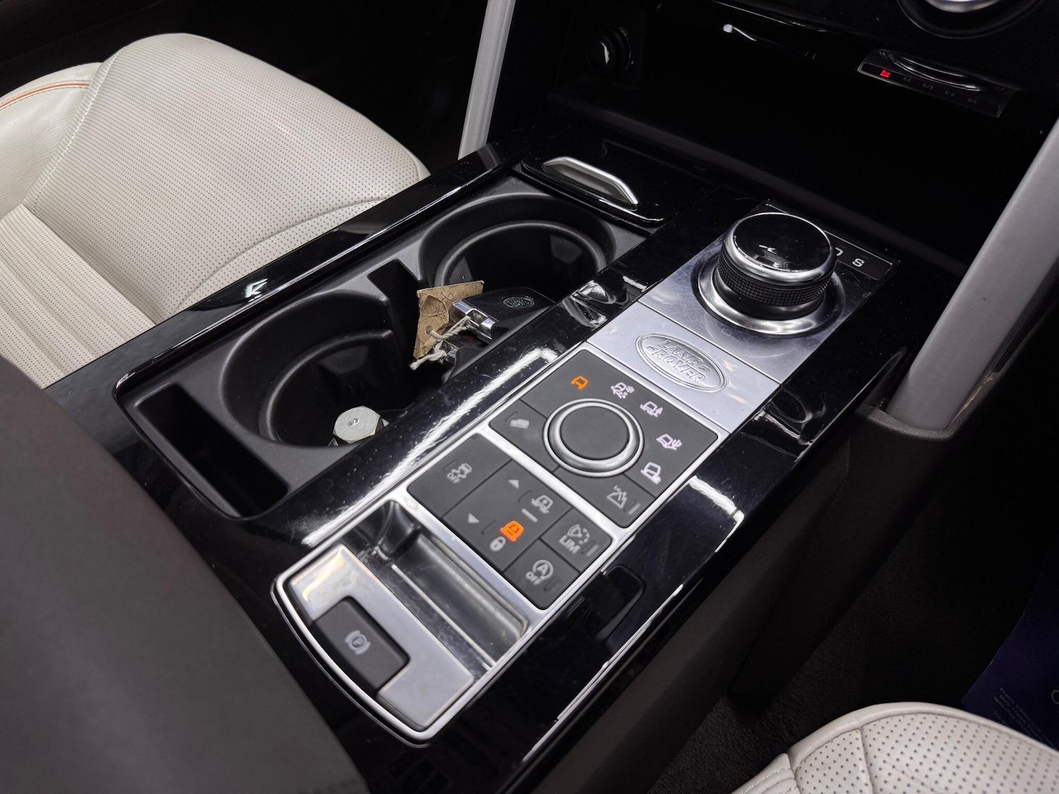 Used Land Rover Discovery 2019 for sale - 76295800: Photo 9