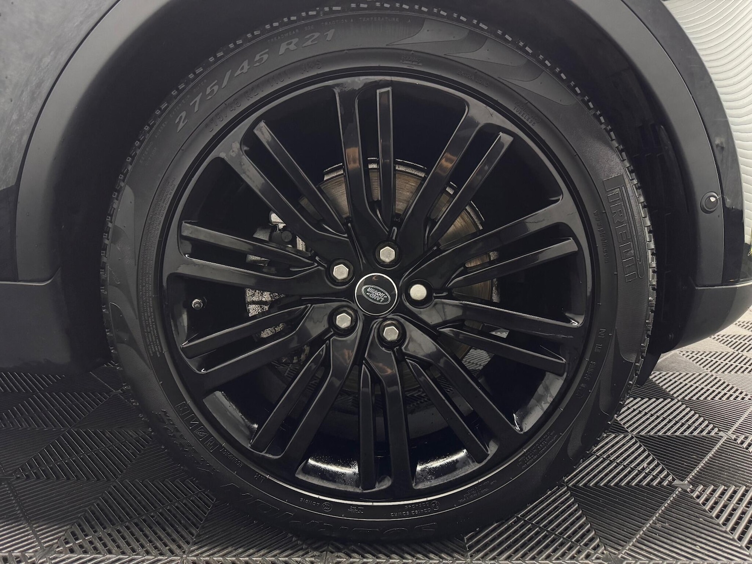 Used Land Rover Discovery 2017 for sale - 76573296: Photo 29