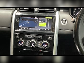 Used Land Rover Discovery 2017 for sale - 76573296: Photo