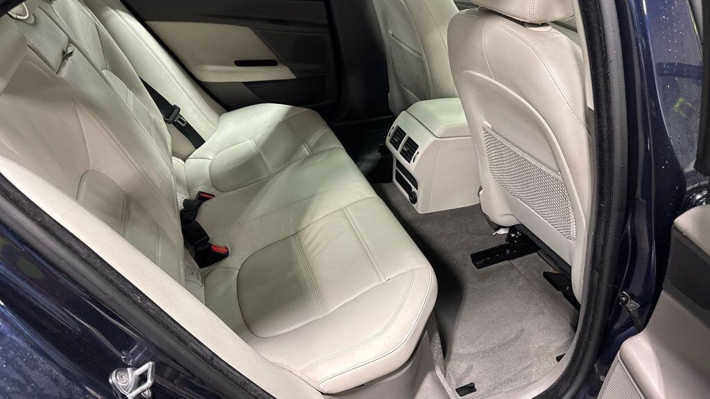 Used Jaguar XE 2016 for sale - 77425982: Photo 2