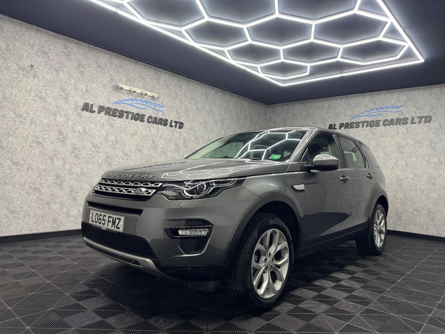 Used Land Rover Discovery Sport 2015 for sale - 76608196: Photo 1