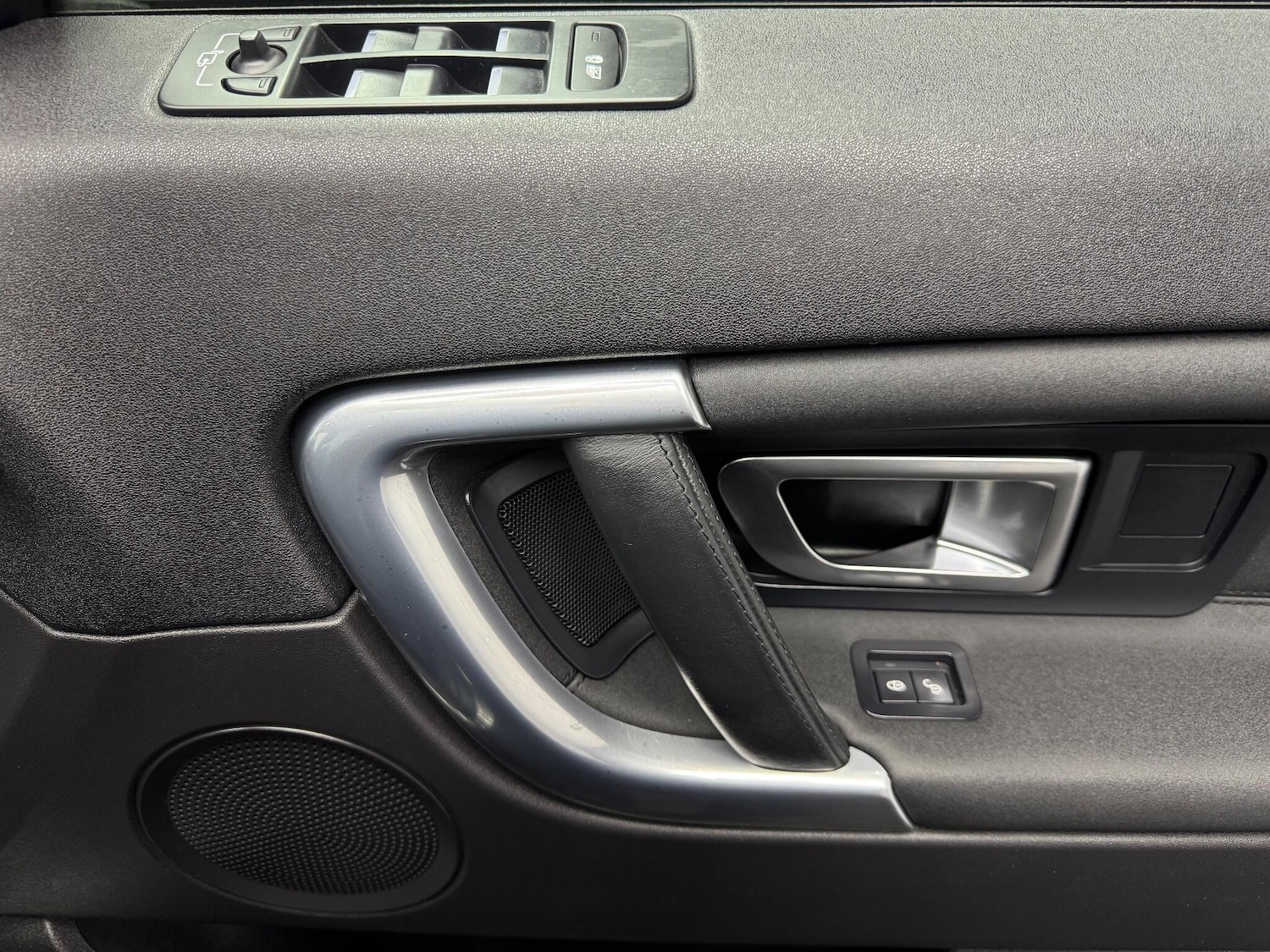 Used Land Rover Discovery Sport 2015 for sale - 76608196: Photo 17