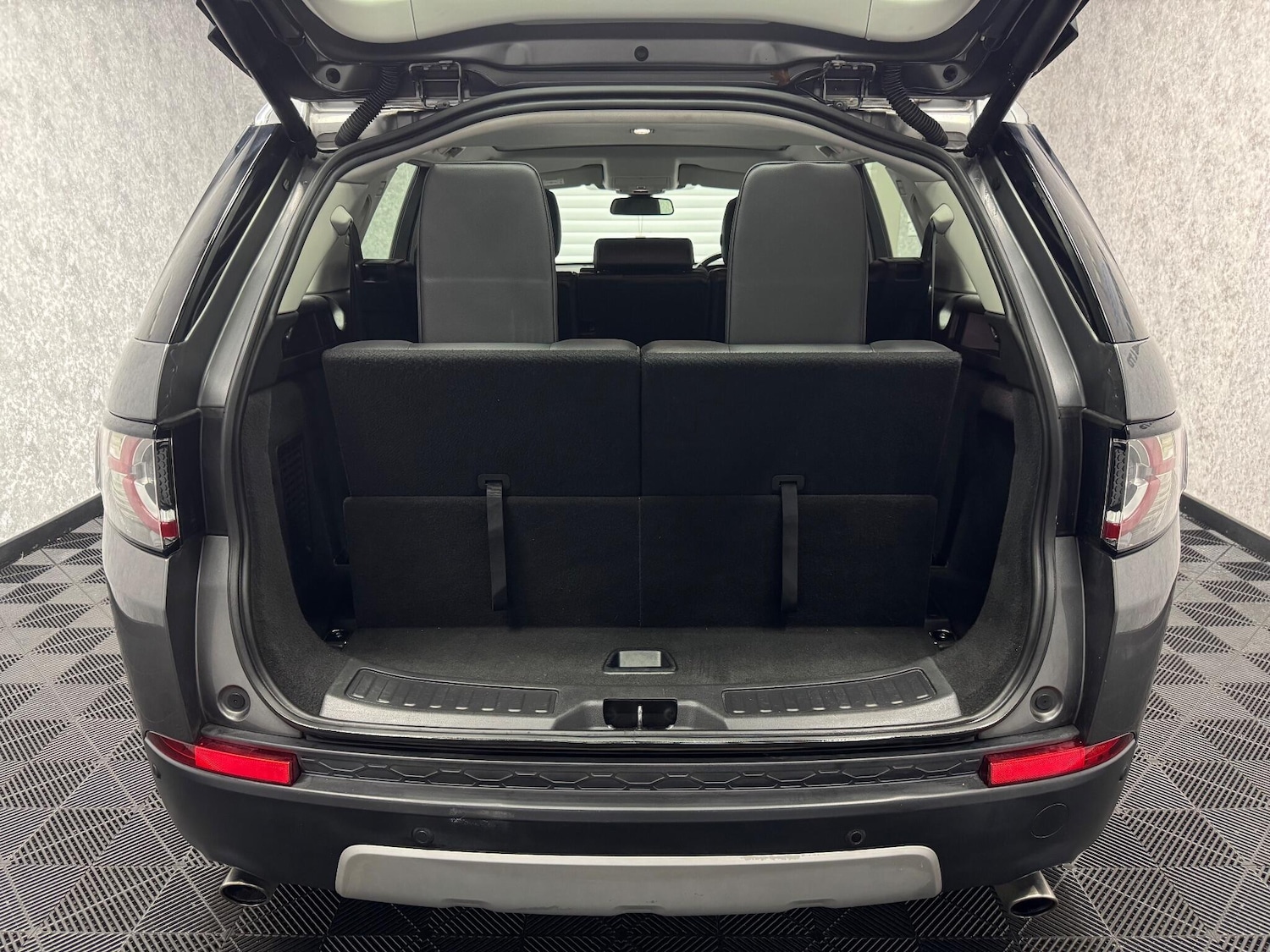 Used Land Rover Discovery Sport 2015 for sale - 76608196: Photo 27