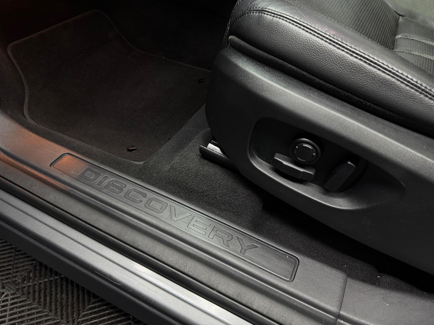 Used Land Rover Discovery Sport 2015 for sale - 76608196: Photo 31