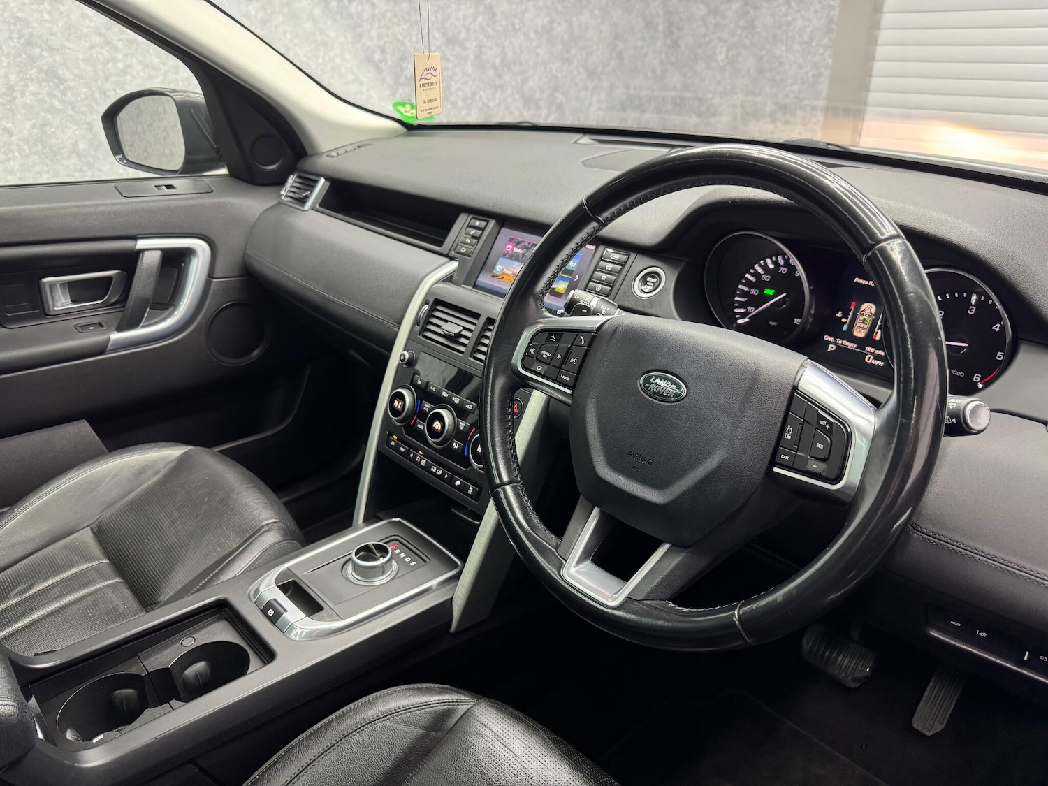 Used Land Rover Discovery Sport 2015 for sale - 76608196: Photo 5